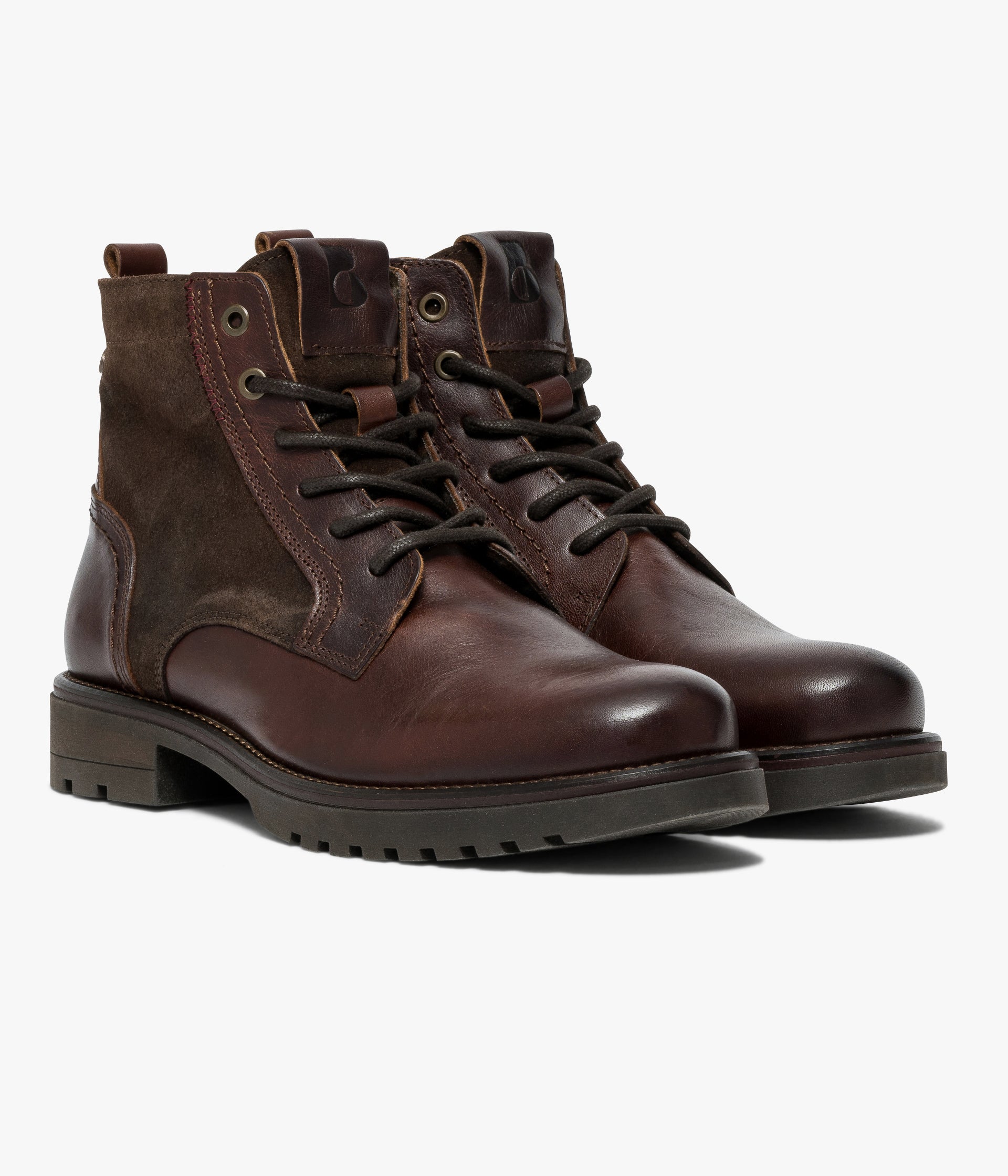 Collection de chaussures et accessoires pour homme
