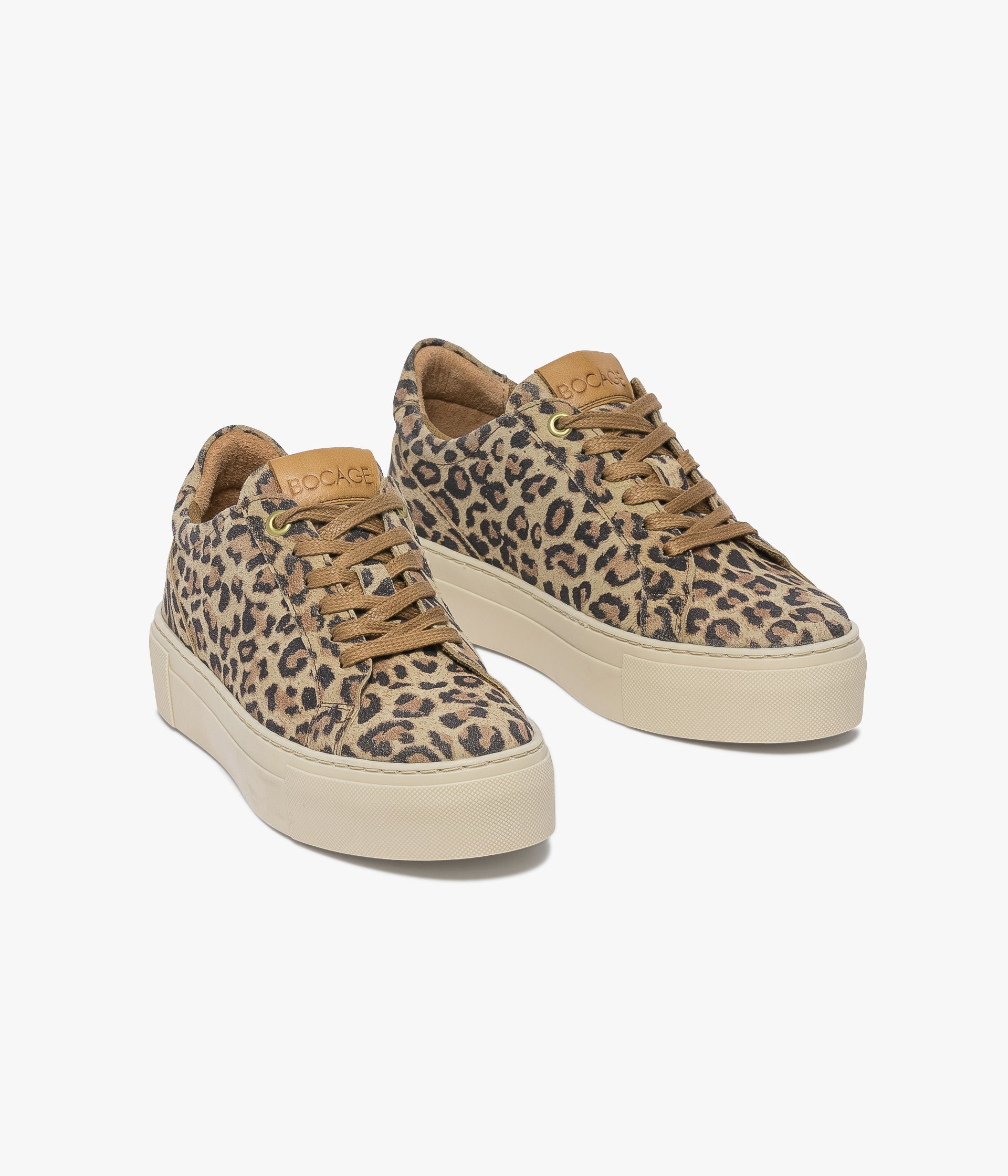 Collection de chaussures et accessoires pour femme