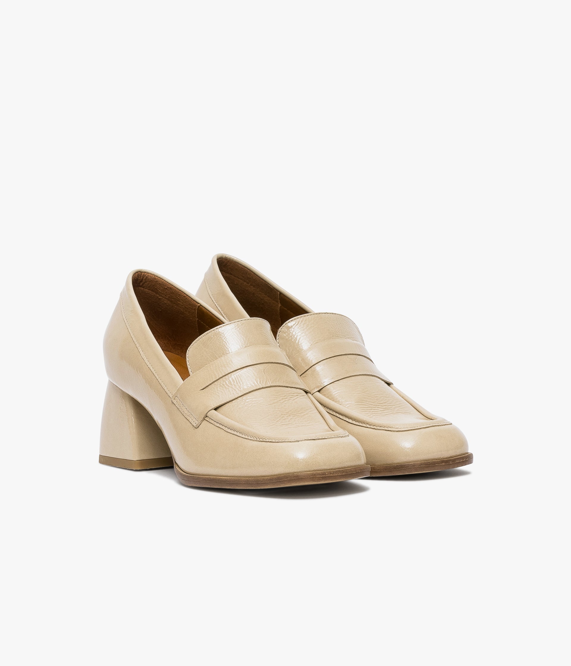 Collection de chaussures et accessoires pour femme