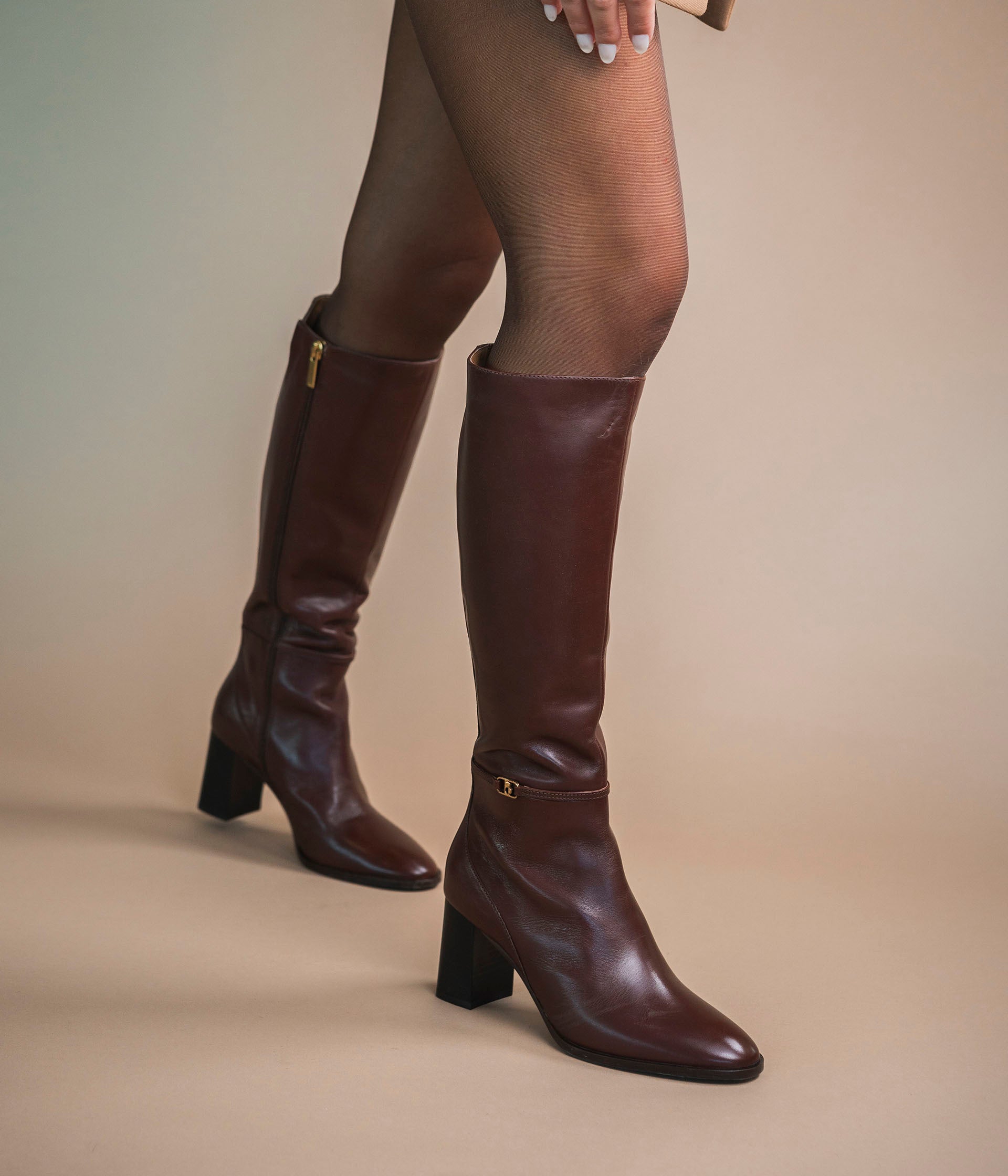 Bottes de cuir pour femme 2025